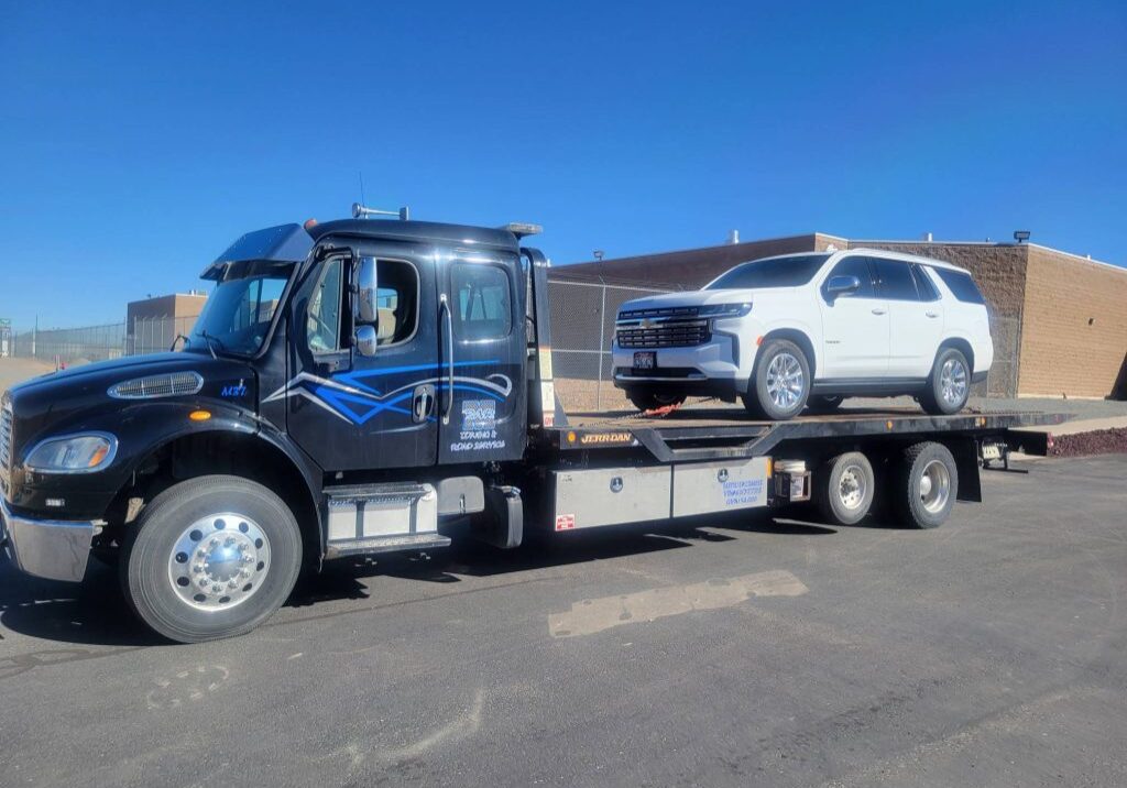 Light duty towing truck